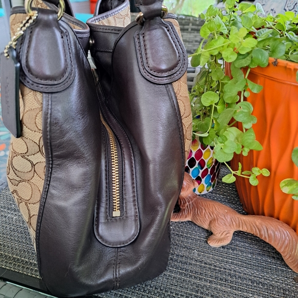 COACH EDIE G1680 Khaki Canvs Signatur and Brown Leather Shoulder Bag Excellent - Picture 8 of 15